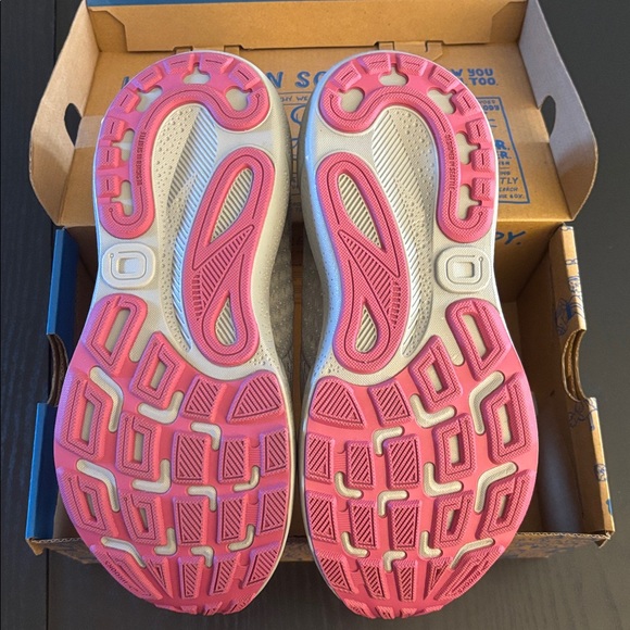 NEW IN BOX- Brooks 7W women’s. Alloy/White/Zephyr - Picture 4 of 5